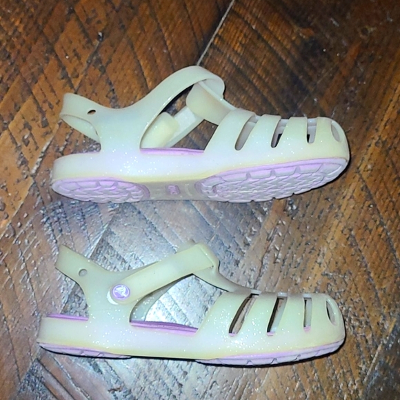 Crocs - Picture 2 of 3